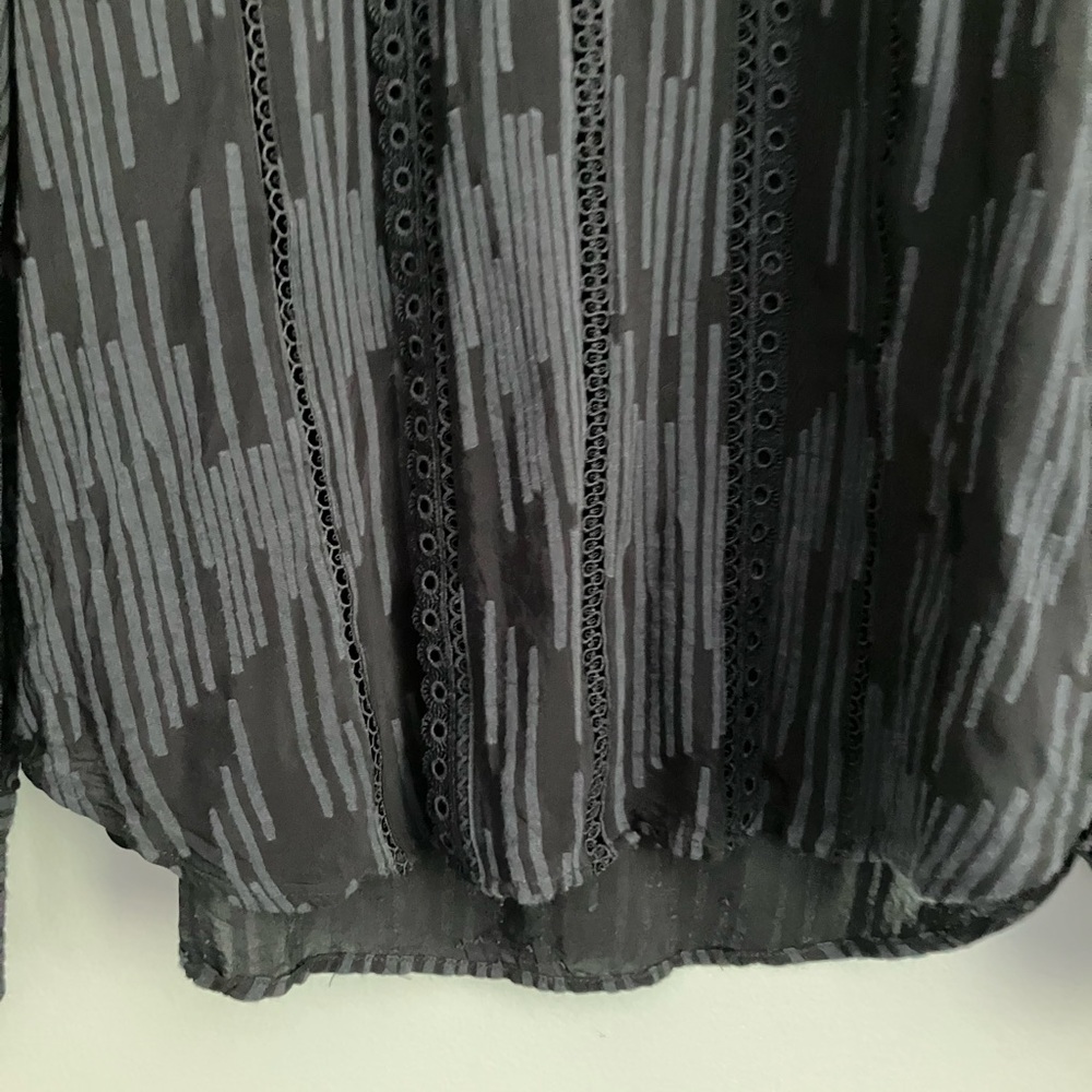 ANN TAYLOR Black Open Eyelet Long Sleeve Mock Neck Blouse Size XS (Could fit S) - Picture 4 of 11